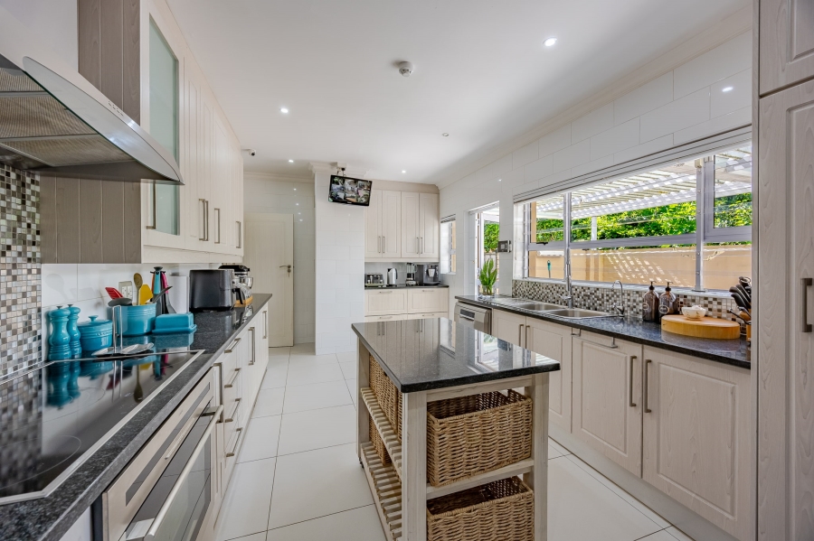 5 Bedroom Property for Sale in Kenilworth Upper Western Cape